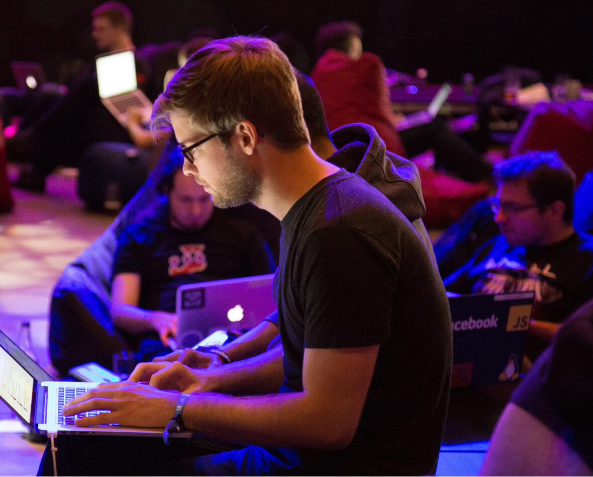 Guy-with-laptop